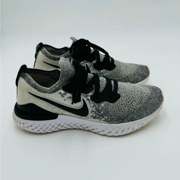 Nike Womens Epic React Flyknit 2 Black and White size 6.5 - Picture 3 of 11